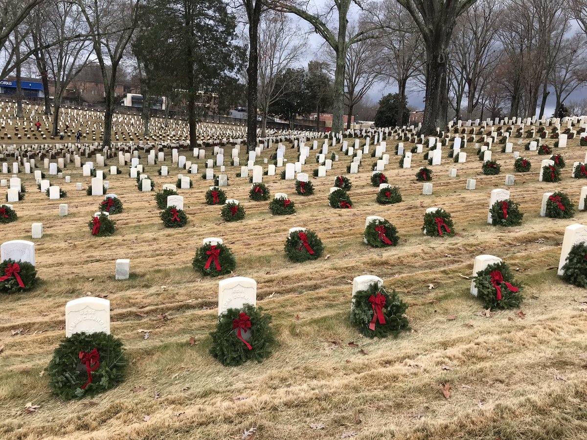 Davidnpulliam's tweet photo. What an awesome experience to lay wreaths for our fallen hero’s at Wreaths Across America!  #SaiaWAA https://t.co/cTZxYU4jxy