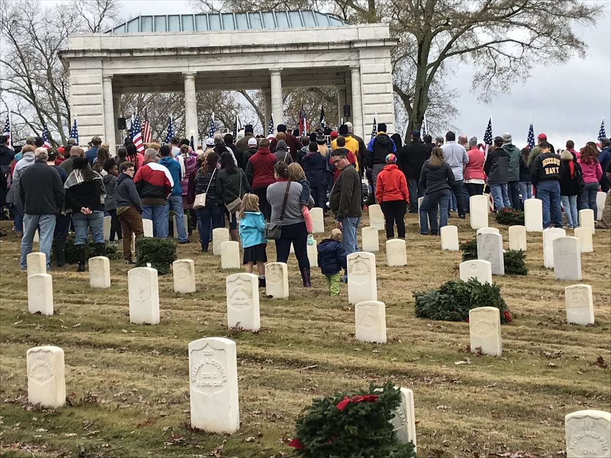 Davidnpulliam's tweet photo. What an awesome experience to lay wreaths for our fallen hero’s at Wreaths Across America!  #SaiaWAA https://t.co/cTZxYU4jxy