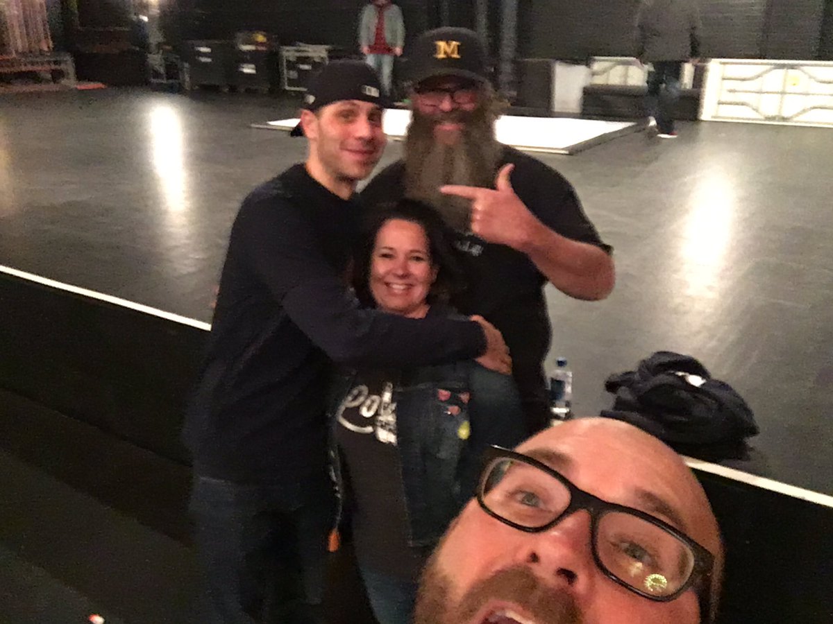 jeepprincess333's tweet photo. @WhismanSucks It was so great to meet you guys &amp; let you know how much I appreciate you making my husband laugh &amp; getting him through some tough days.  Your positive, happy energy &amp; love of life is felt &amp; means so much to so many people. You make a difference in this world. Hugs https://t.co/2g8wePLshM