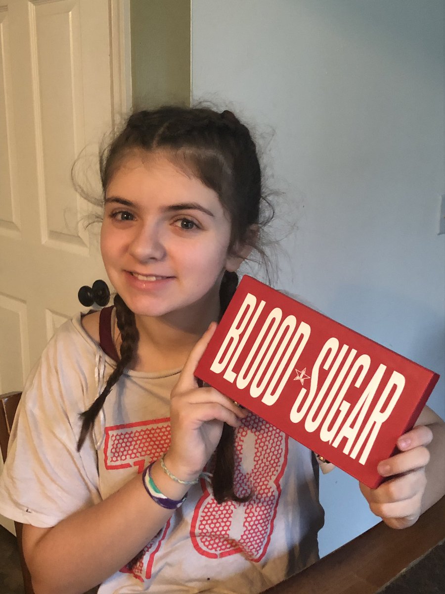 awroten74's tweet photo. Best gift for 4 year diaversary!!! #type1diabetes @JeffreeStar https://t.co/2zb1M74gR7