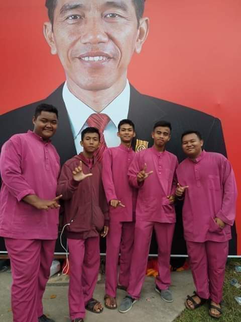 PandaTuaPohan's tweet photo. Katanya #RiauBesamoJokowi 
Tapi, Terus Gini yaa... 

Maksudnya Pilih Nomor 2...
Jangan Lupa ya Pak
@jokowi  pilih Nomor 2 https://t.co/CzTSU62YUn