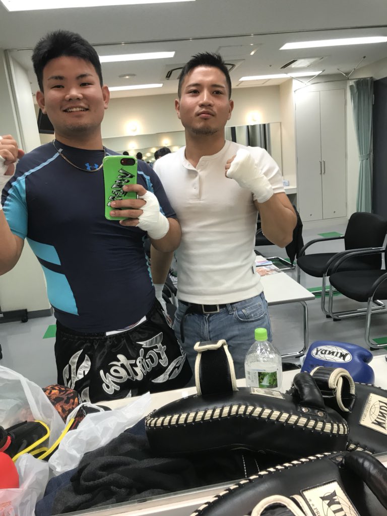 shellshiftsnft's tweet photo. 今日はみんな本当にありがとうございます😊😭
めっちゃみんなの応援のおかげで勝つかとができましたー！
たかしまとカラス出て2人とも勝利🏆できてよかた！
みんな本当にありがとう！
#鴉ファイト
#安岡
#最高 https://t.co/DZQk5XEYO6