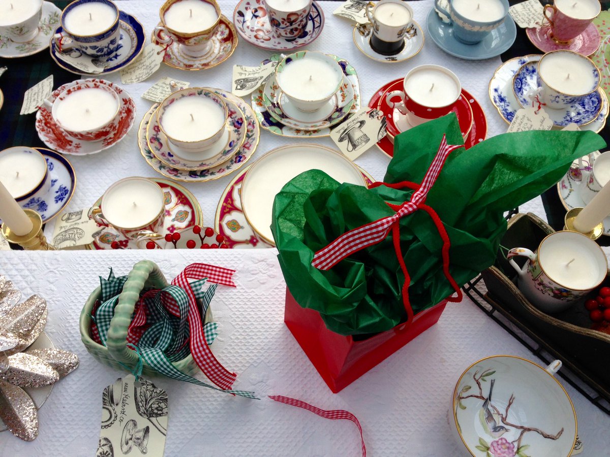 teabirdUK's tweet photo. Teabird's eye view for #Christmas at gorgeous #GreenwichMarket today! Join us for crafty shopping! #CreativityInEveryCorner @greenwichmkt @LittleLoomers @Sardaana_LDN @Natty_Peeps @KatsKalma https://t.co/n7KZtHn2mh