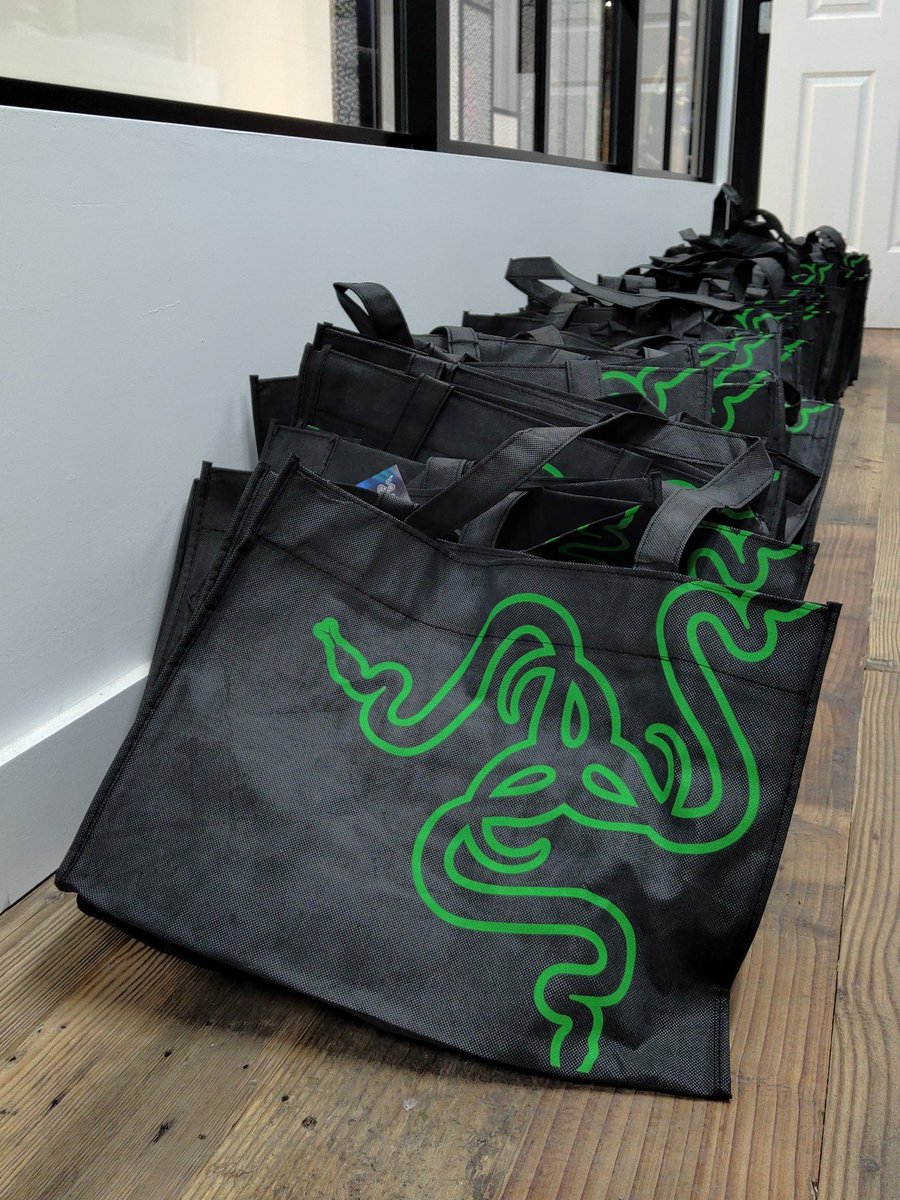 Syndicate's tweet photo. Today is gonna be a good day! #RazerPhone2 #RazerThreeUK #AD 😁 https://t.co/byy4Nsqn7W
