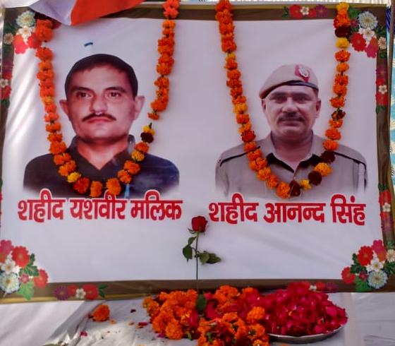 AapKaGopalRai's tweet photo. हरियाणा के सोनीपत में शहीद यशवीर मलिक और शहीद आनन्द सिंह के सम्मान में आयोजित @ArvindKejriwal जी की स्कूल-अस्पताल रैली में हरियाणा बदलाव की लहर। https://t.co/EvrtJQtBX4