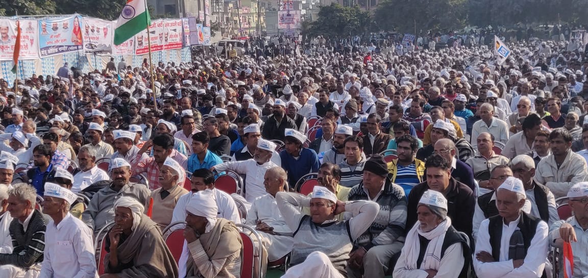 AapKaGopalRai's tweet photo. हरियाणा के सोनीपत में शहीद यशवीर मलिक और शहीद आनन्द सिंह के सम्मान में आयोजित @ArvindKejriwal जी की स्कूल-अस्पताल रैली में हरियाणा बदलाव की लहर। https://t.co/EvrtJQtBX4