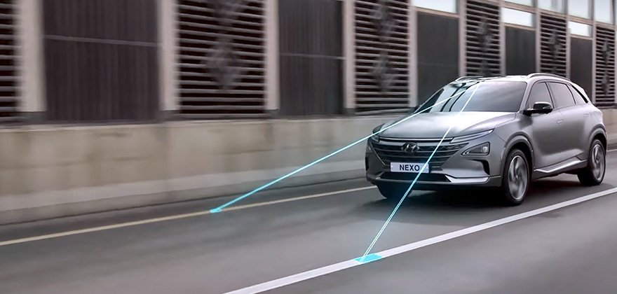 MicroEnergyTwit's tweet photo. (4) #DriverAssistanceSystems: @Hyundai #SmartSense >> #CuttingEdge #AdvancedDriverAssistanceSystems (#ADAS). #NewTechnologies incl. #SELFparking & '#LaneFOLLOWING' #Features: #LaneFollowingAssist:
#KeepsTheCarCentredInItsLane at #AtSPEEDS #UpTo70mph (#WhereLegallyPermitted) >>(5) https://t.co/GwfXYMXqtb