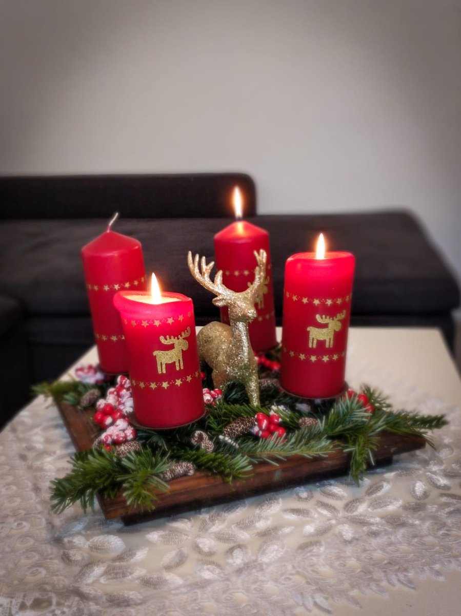 DanniClipper's tweet image. Advent, Advent, das dritte Lichtlein brennt 🎶 wir wünschen euch allen einen schönen Advent! Habt ihr bereits alle Geschenke ?🎁 und sind darunter auch Bücher? Welche Bücher verschenkt ihr? Und was steht auf euer Wunschliste? #büchergeschenke #Weihnachten #dritteradvent #shopping