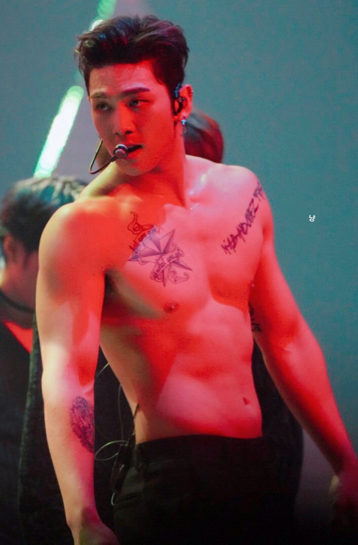 181216 더블유 파이널콘 프리뷰 백호
우리백호 얼마나 멋진지 😍😍😍