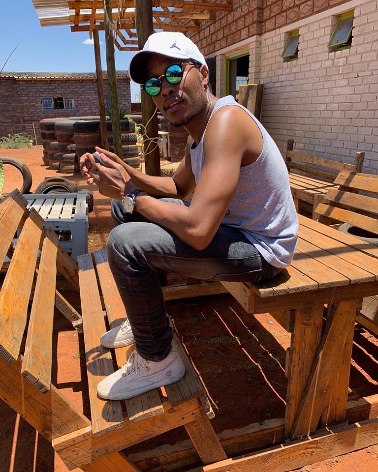 IamMotswane's tweet photo. Next time you're in Kuruman, check my cousin's joint out - The Workshop Ko Kasi 🔥♥️🍾💪🏽 https://t.co/6iY7c1OFE2