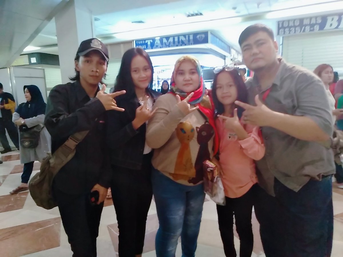 Terimakasih, udh mo Poto bareng aq,,sobt fans clubnya rdi,bang yudyendut,,bang agung 🙏🙏