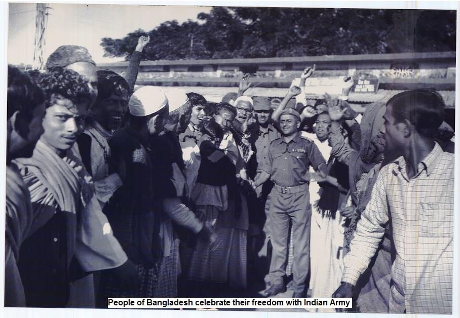 easterncomd's tweet photo. Reminiscences #IndoPakWar1971. After a lightening 14 day war, Pakistani troops in East Pakistan under Lt Gen AAK Niazi, Cdr Pakistan Army Eastern Command surrendered to #IndianArmy. A new nation was born &amp; India's commitment to Bangladesh was fulfilled @adgpi @SpokespersonMoD https://t.co/hHB2Zej8Xf