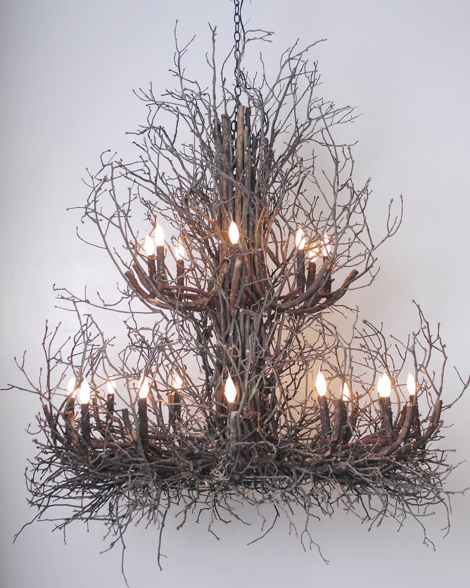 Wish_DesignsUSA's tweet image. RE Phillips style hickory branch twig chandelier.  60" high, 60" wide, two tiers of 20 lights!  wishdesignsusa.com #rusticlighting #architecture #hospitality
