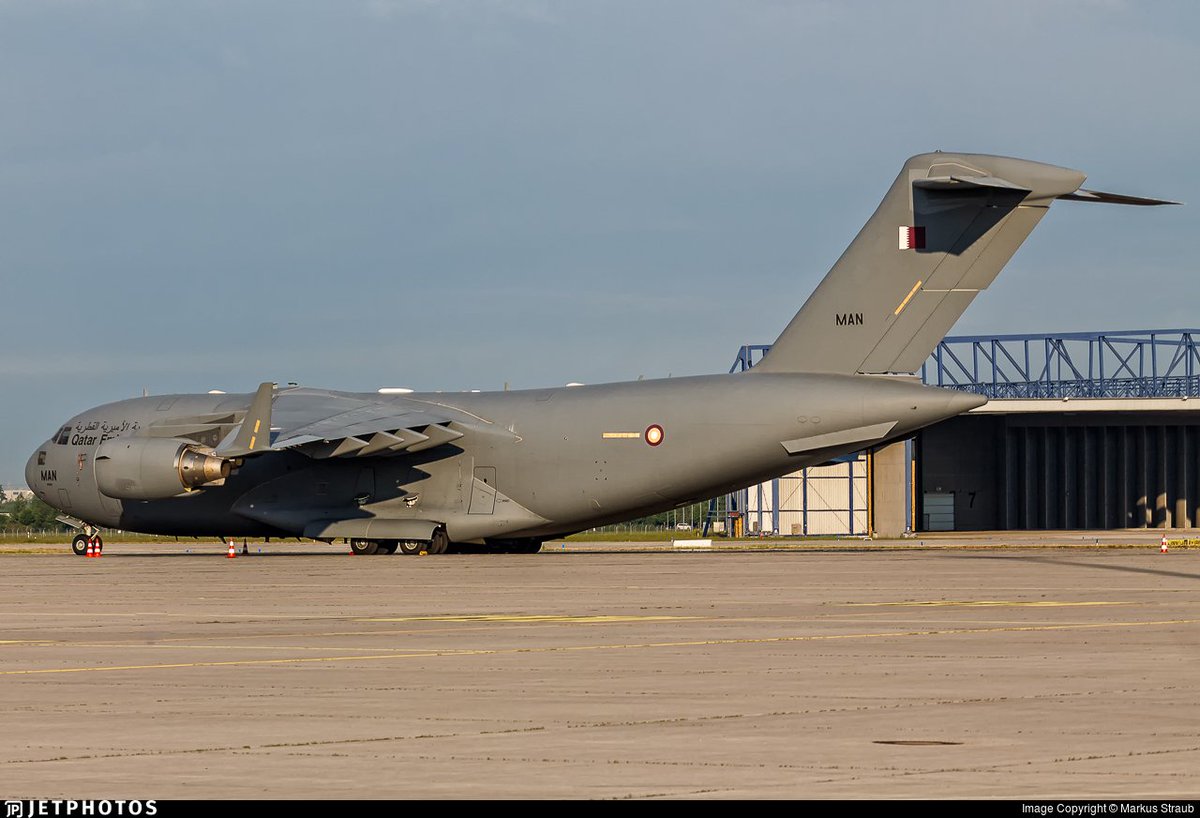 5472_nde's tweet photo. 12 Squadron of #QatarAF quite busy this morning over Qatar 1055z:
LHOB02 MAP C17A
LHOB1 MAN C17A
DEMA1 MAI C130J
DEMA124 MAK C130J https://t.co/7KBdJLjQZm