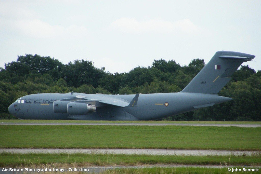 5472_nde's tweet photo. 12 Squadron of #QatarAF quite busy this morning over Qatar 1055z:
LHOB02 MAP C17A
LHOB1 MAN C17A
DEMA1 MAI C130J
DEMA124 MAK C130J https://t.co/7KBdJLjQZm