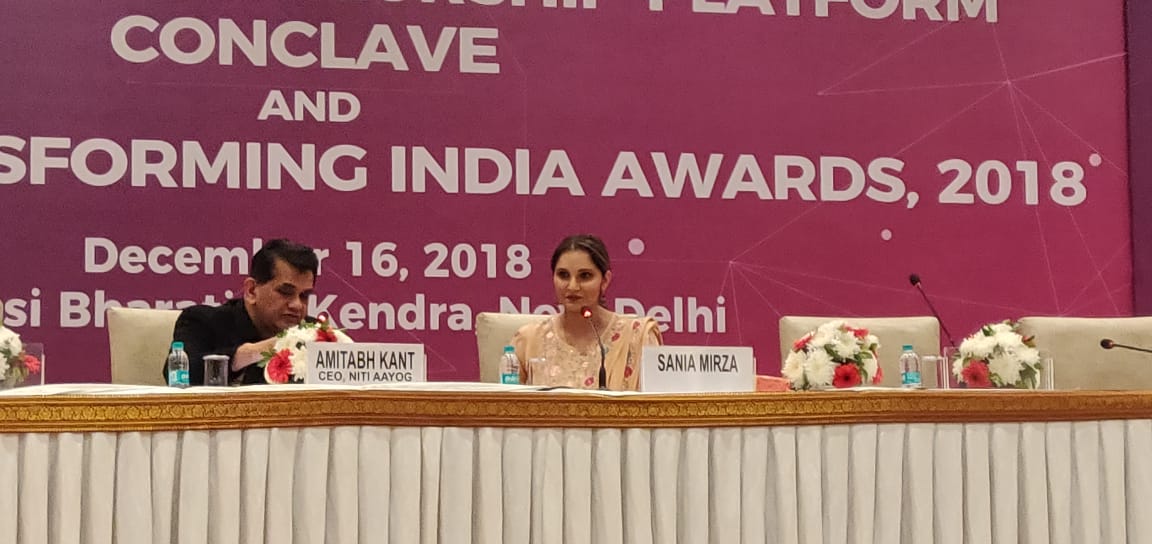 UNDP_India's tweet photo. Women don't have to choose between career & motherhood. We can have it all. It's very important to understand & believe that you're equal. Equality is about equal opportunities, mutual & equal respect. Empowerment comes from within: @MirzaSania
#WTIAwards2018 #SheEmpowersIndia https://t.co/j5Lht2LnTI