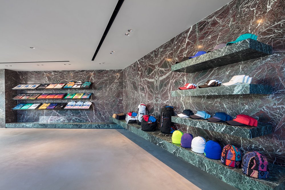 TOKYO: PALACE STORE OPENING #interiordesign #interior #interiors #storedesign #retaildesign #shopdesign #architecture #store #stores #retail #shop #design #mall #fashion #spacedesign #shopimage #shopdisplay #retaildesignconcept #shopfitting from superfuture.com/2018/11/new-sh…