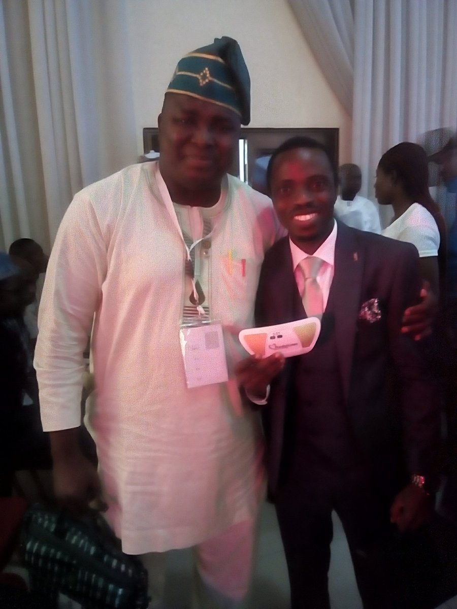 DrJayeoluwa's tweet photo. The Nigeria Medical association had a meeting in Uyo and was privileged to make a presentation on democratisin/reimagining cardiovascular care with #Kardioscreen . ECG device that increases the reach of the few cardiologist across the nation and . #pinksocks @dshifrin @EricTopol https://t.co/NgAHRCuwWk