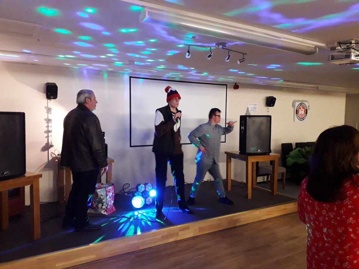 kellydaviesva's tweet photo. Well we can safely say our Saturday morning #WalkFootball group had a great time at their 1st XmasParty @ConwyBoroughFC on Friday night @colindavies57 @davidwansbrough you’ve made friends for life I think 💚 @FAI_MTAC https://t.co/TEBAnYFkM2