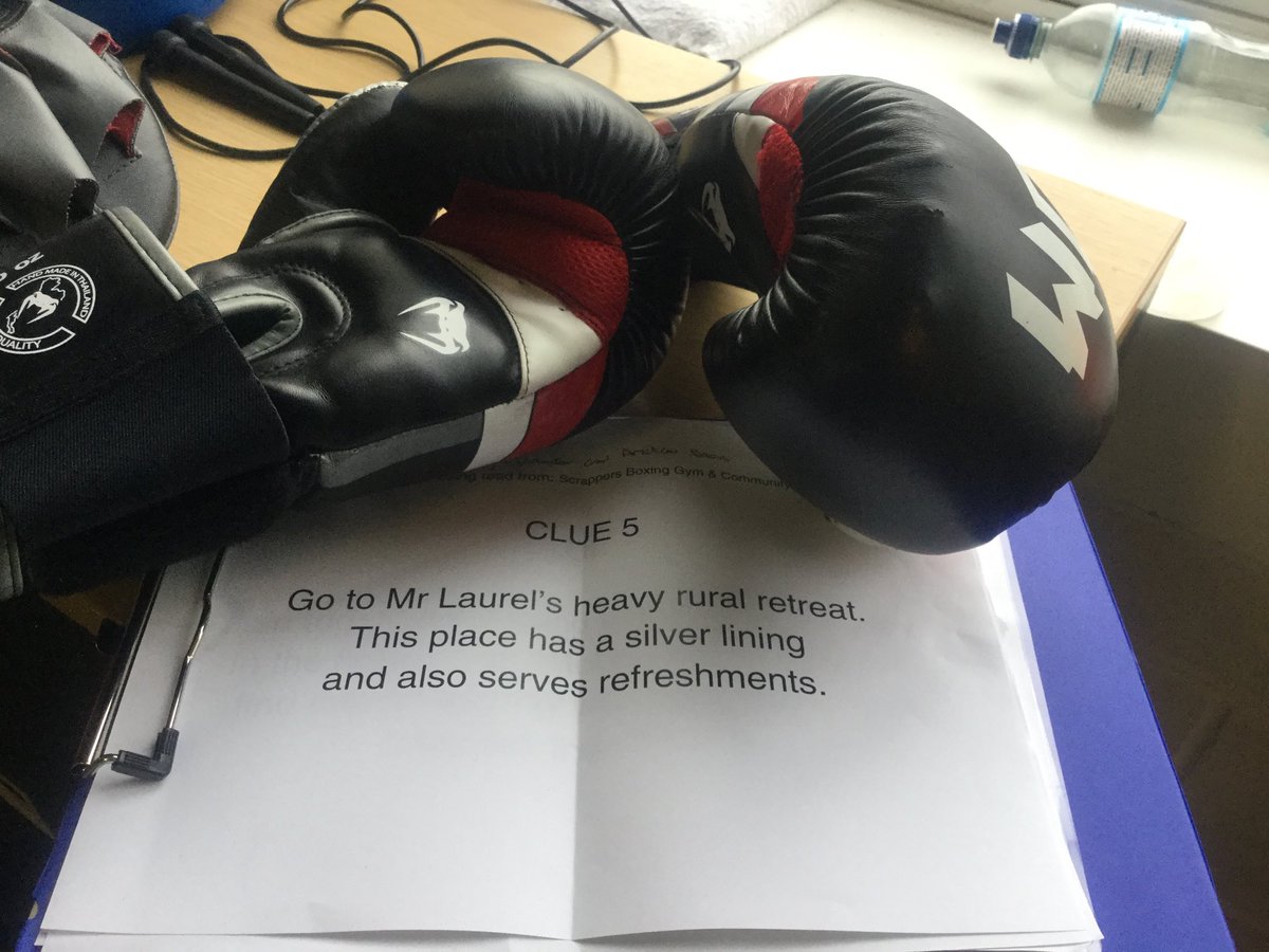 BBCWiltsSport's tweet photo. #CluelessWilts Tracey had our next Clue at #ScrappersGym ⁦@ItsRadioCarl⁩ even had a go at the punchbag! ⁦@SueDaviesWilts⁩ ⁦@stodgey⁩ https://t.co/DO00gQzz7e