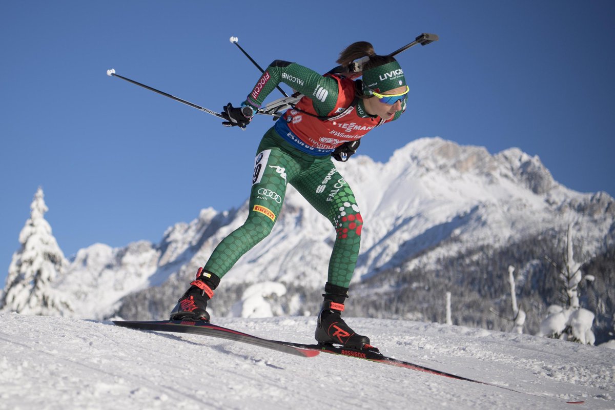 ItaliaTeam_it's tweet photo. CHE SPETTACOLO! ✨

Italia straordinaria, @lisa_vittozzi, Alexia #Runggaldier, Dorothea #Wierer e Federica #Sanfilippo si impongono nella staffetta di Hochfilzen! 🥇

#ItaliaTeam #HOC18 @Fisiofficial https://t.co/G96dVTkMRt