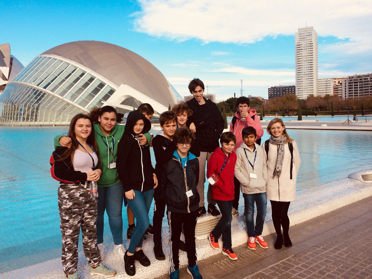 michaelw_flack's tweet photo. Our @PortlandPlaceHd students had great fun @CACiencies! Muchas gracias amigos! #ppsfamily #ElsNostresDinosaures https://t.co/yTlIPovPHU