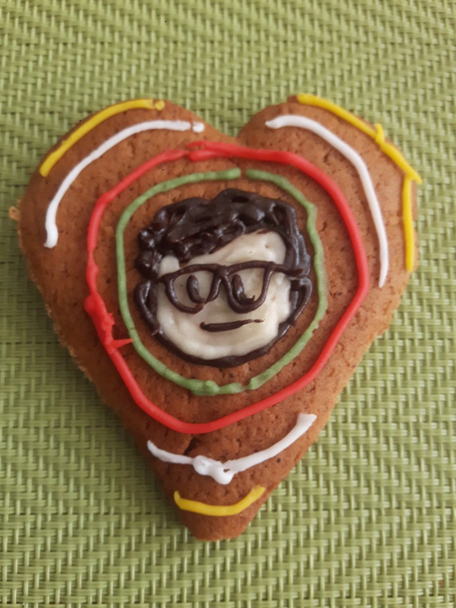 Réka, aki nem magas, csak Pisti túl alacsony 🕶 tweet media