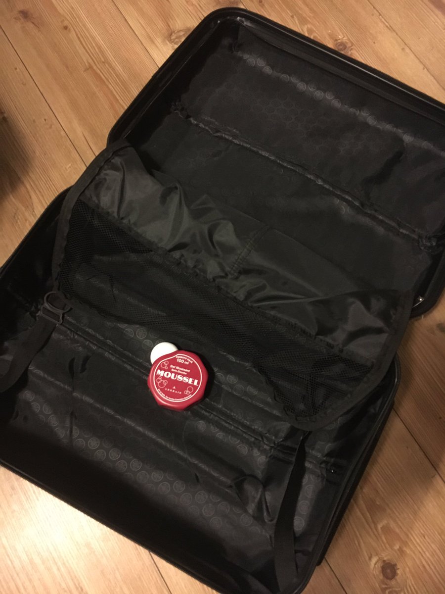 santifontenla's tweet photo. De viaje? Yo nunca sin mi #moussel https://t.co/wBCZFi5MqD