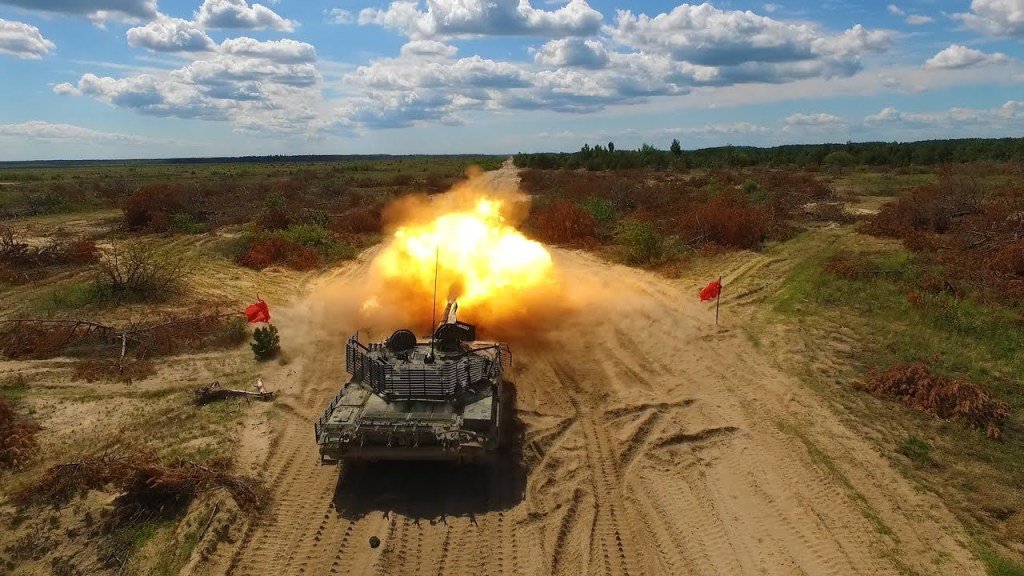 خبراء يشيدون بنظام توجيه النيران الذي طورته أوكرانيا لتحسين أداء دبابة  T-72AMT DuiRoI2U8AAX0QH