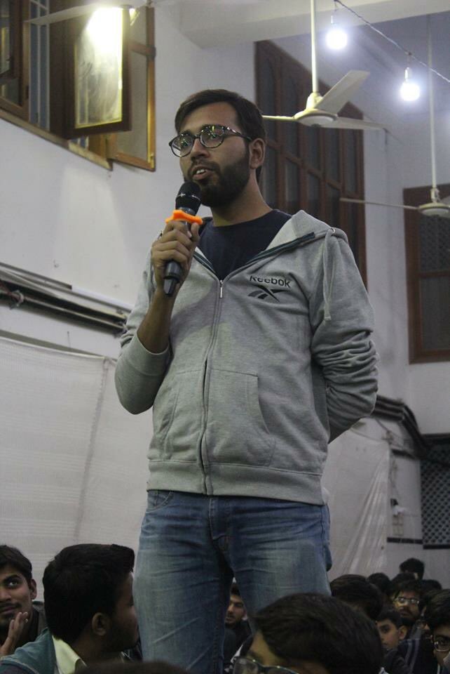 JamiatKhi's tweet photo. *TalkShow* 
Topic : Understanding Islamic Principles
Guest : Syed Muhammad Iqbal
Host : Dr.Farhan Hasan

#Session_4
#DayOne
#Tarbiyah18
#تربیہ۱۸ https://t.co/8oLHYi7CKV