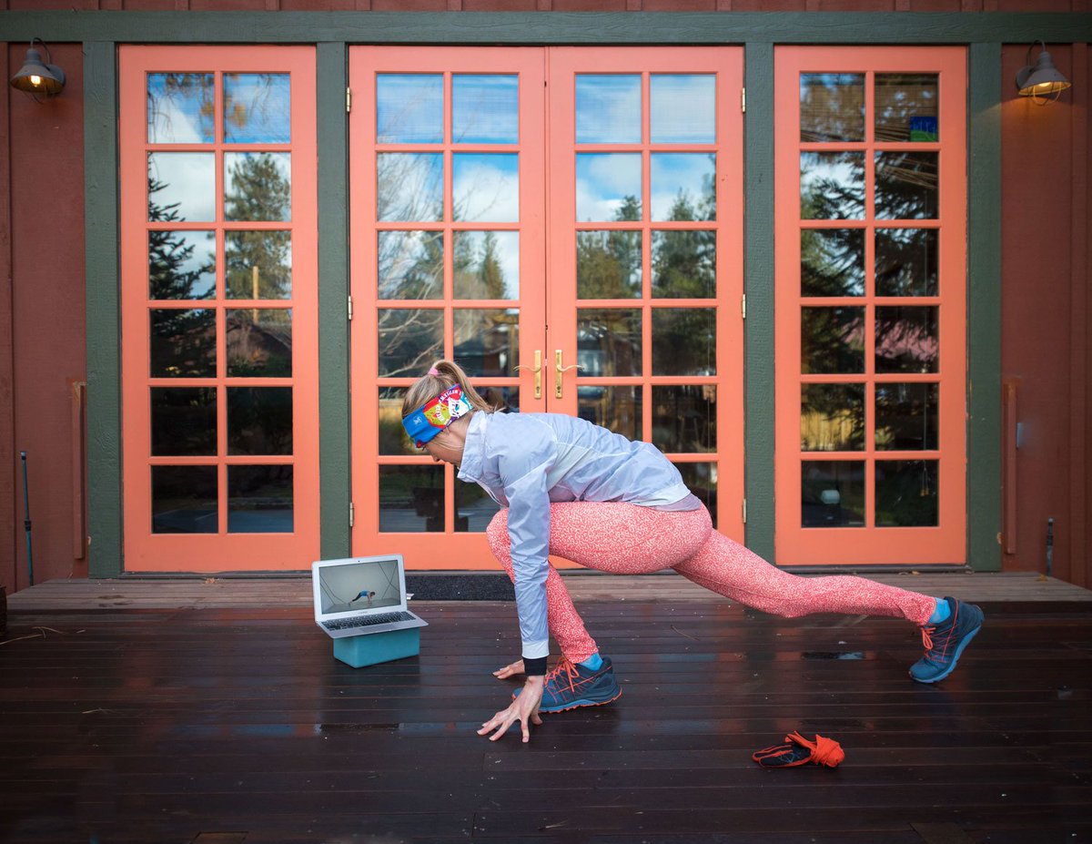 athletes4yogahq's tweet photo. "One of my favorites are the 5-Minute Reset Collection videos after a nice, long run. I love how I feel after and just a simple few minutes can really make a difference in how I feel in the hours following." — @StefanaMarie https://t.co/uZELv8zqZs #5minreset #yogaforreal https://t.co/VQUHuhyvIo