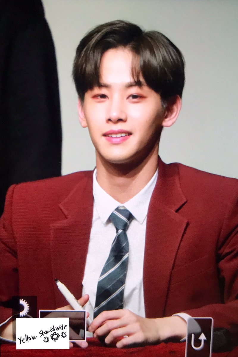 YStarthistle's tweet photo. 181216 일지아��홀 팬싸

@official_UN_B @2014_HOTSHOT
#더유닛 #UNB #유앤비 #kohojung #고호정 #호정 #HOTSHOT #핫샷 https://t.co/ewCuOBWaDD