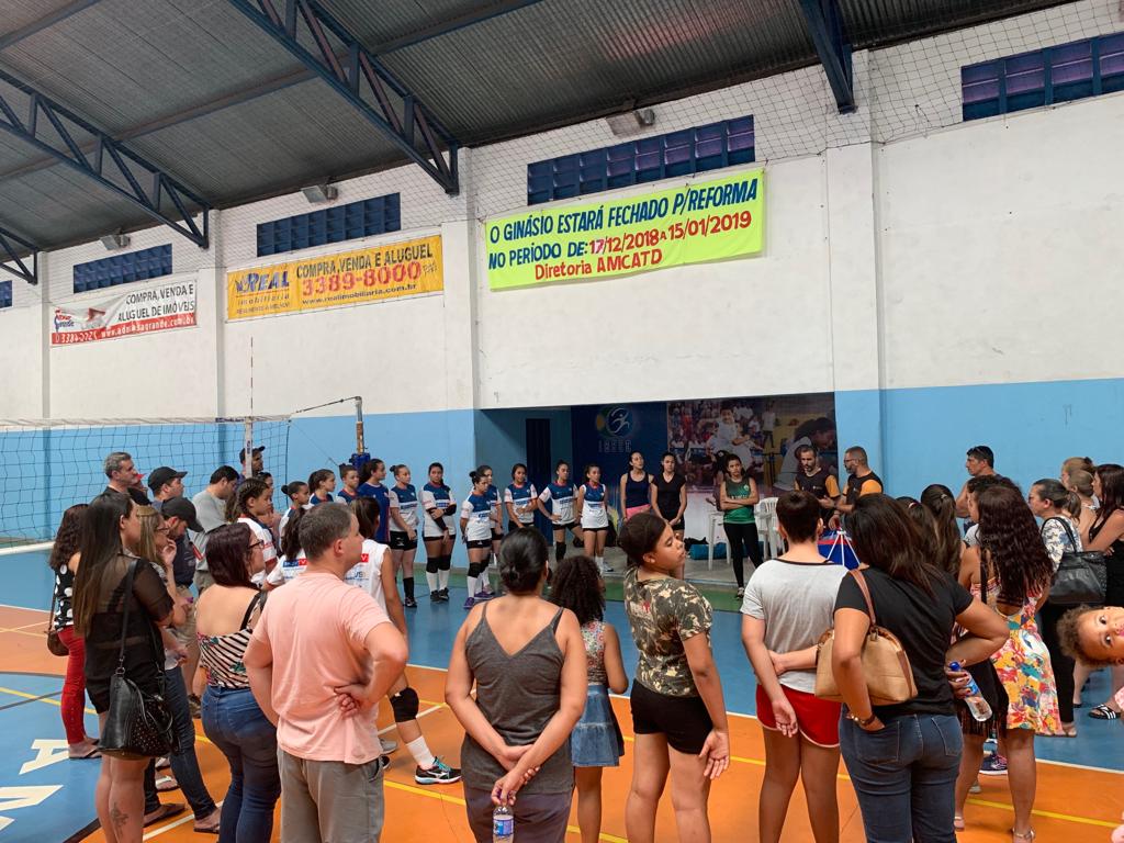 maisacaoesporte's tweet photo. Nossa seletiva para a temporada 2019 de voleibol feminino no Teixeira Dias foi um sucesso, contamos com a participação de 41 meninas.
#GoCev #esporte #voleibol #brasil https://t.co/EKh2HtazWq