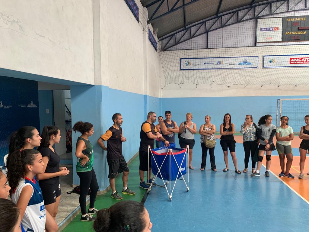 maisacaoesporte's tweet photo. Nossa seletiva para a temporada 2019 de voleibol feminino no Teixeira Dias foi um sucesso, contamos com a participação de 41 meninas.
#GoCev #esporte #voleibol #brasil https://t.co/EKh2HtazWq