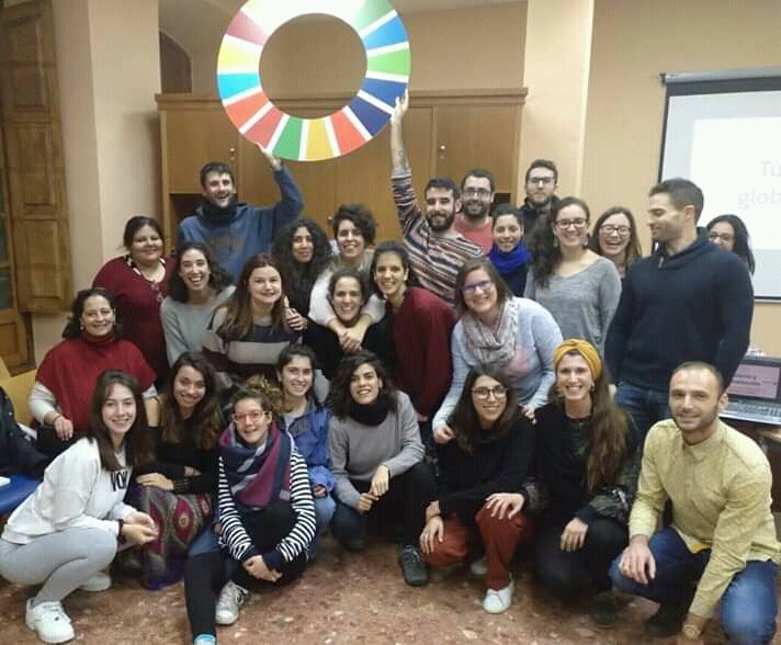 MonedaVaramedi's tweet photo. Muy contentos de participar en el curso Educación para la Ciudadanía Global del programa @jovenescoop_ext de @AEXCID_ y @IJExtremadura
Hablando de @zafra_esocial y la #monedalocal #varamedi de #zafra como proyecto de #educacion para el #desarrollo https://t.co/mIvIQOvm0E