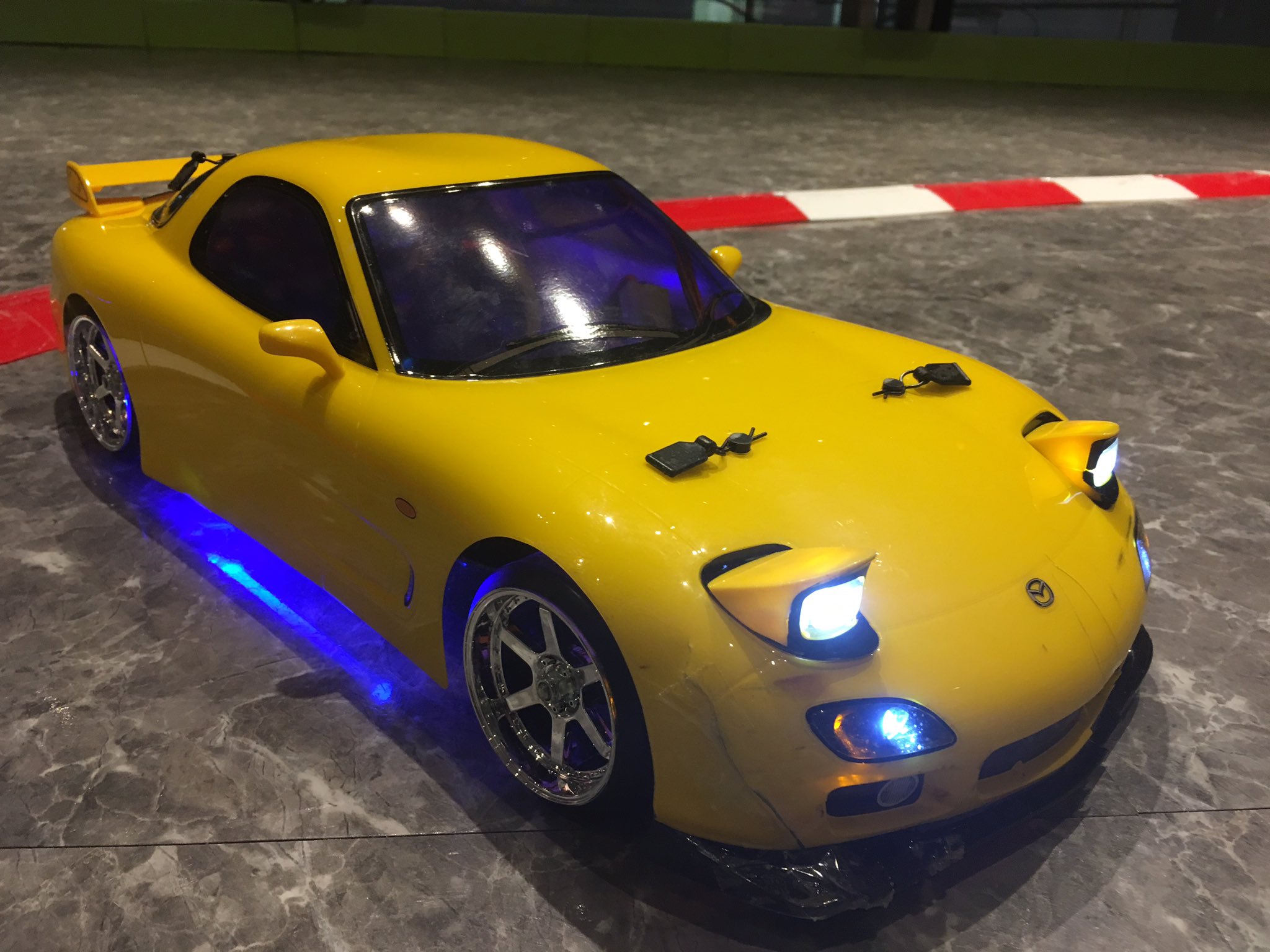 Rc Mazda Rx-7 Fd3S Tt01 W/Led Lights / Tamiya USA