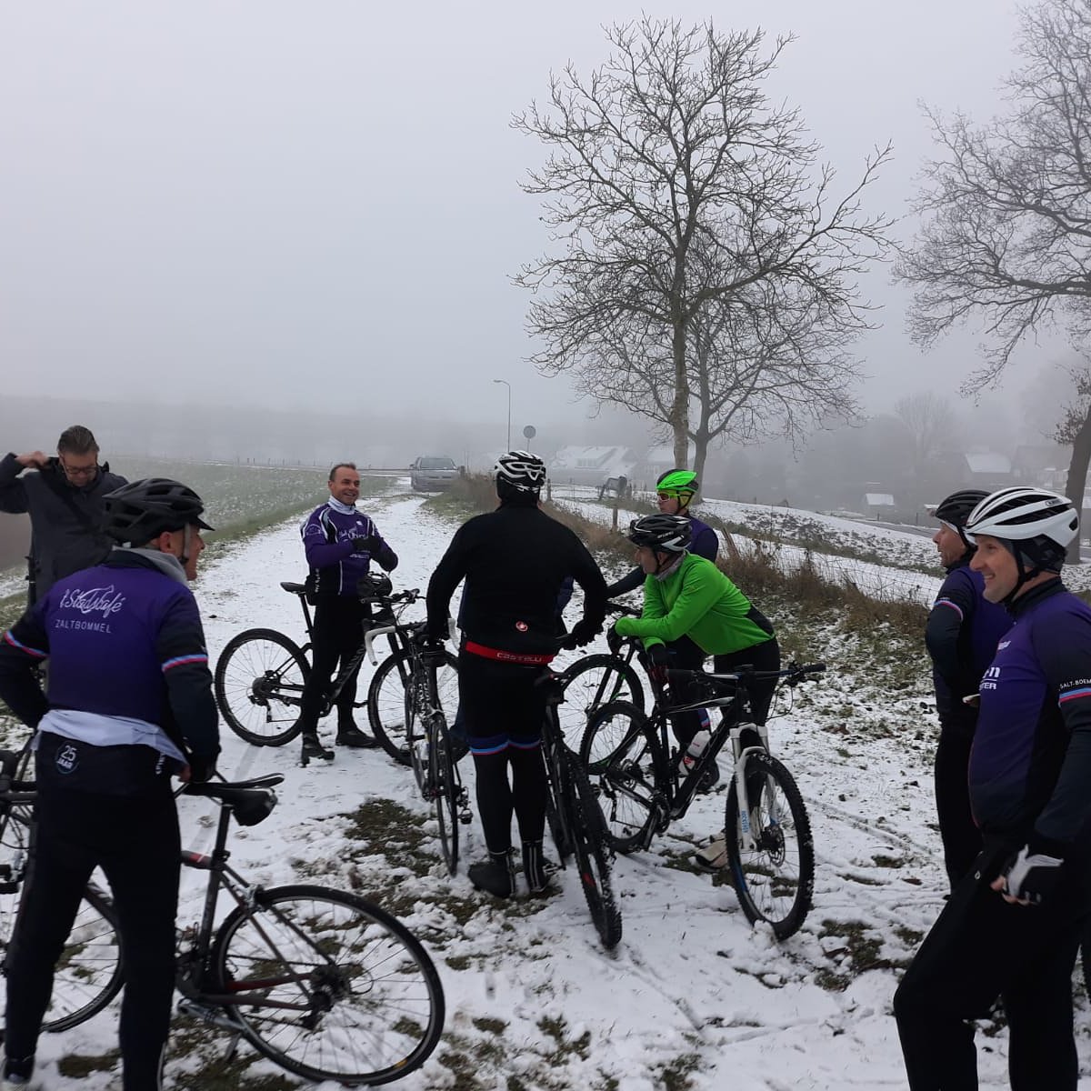 Fotoshoot voor de #homeride in de #sneeuw tbv <a href="/RMcDUtrecht/">Ronald McDonald Huis Utrecht</a>