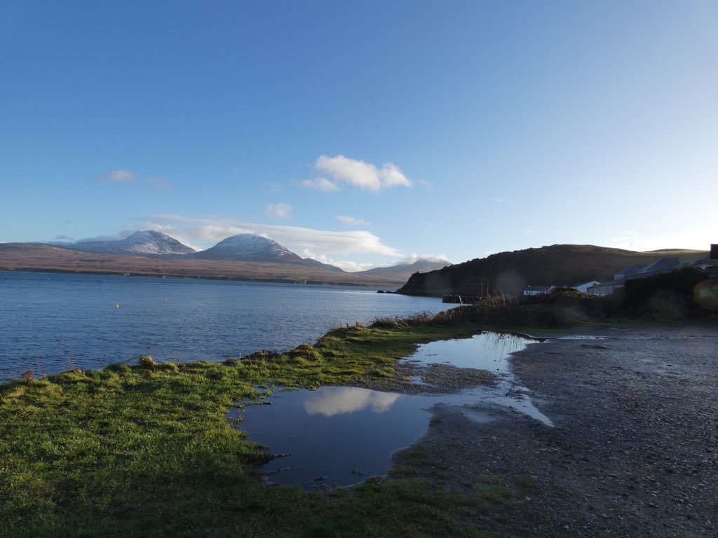 davidjbrodie's tweet photo. After the weather-driven dreadfulness we experienced yesterday, the contrast at @Bunnahabhain today is total. #PapsandButts https://t.co/bkNe8gwfbK