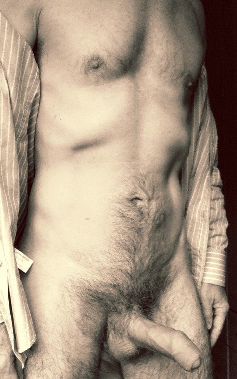 fuckyeahhotguy's tweet photo. Happy Naked! https://t.co/HlLThlVoFa
