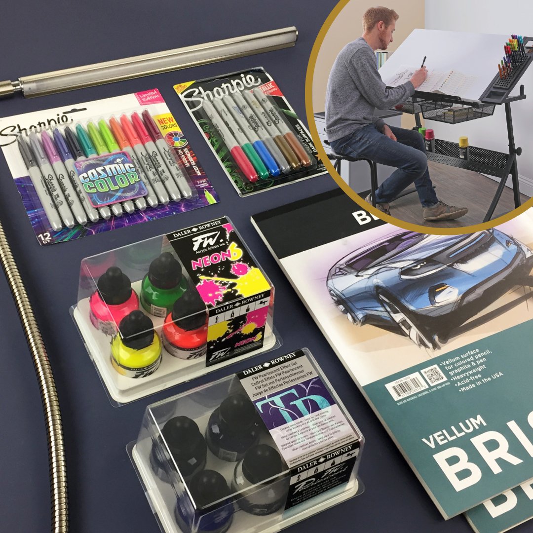 Blick_Art's tweet photo. Pen and ink artists — this one's for you! Enter to win an Illustrators’ prize pack for Day 5 of the 12 Days of Blick:
https://t.co/r9rGqRX1zq 🎀🎁🌟 #blickart #12daysofblick #daylightcompany #studiodesignsinc #dalerrowney #sharpie #fwink #pen #ink #illustration #illustrator #art https://t.co/NGQvEVK9cQ