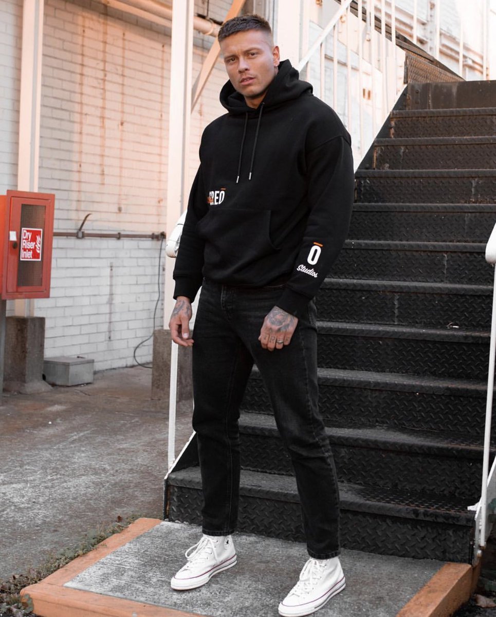 👀 @ab_bowen07 in the Wisdom Hood. Order before 22--12--18 for Christmas delivery 🚚 🎄 creo--studios.com/products/wisdo…