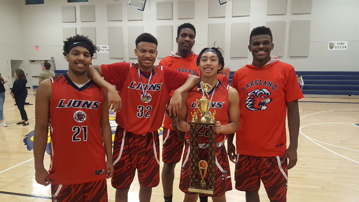 The starters all scored double figures. 
<a href="/Mtagold21/">Marcus Golden</a> 19pts
<a href="/NigelJohn_NJK/">Nigel John</a> 17pts
<a href="/tcham6ers/">Thomas</a> 15pts
<a href="/jfgilliam01/">littlehammer</a> 15pts
<a href="/Jared_Avestruz/">( ͡° ͜ʖ ͡°)</a> 14pts