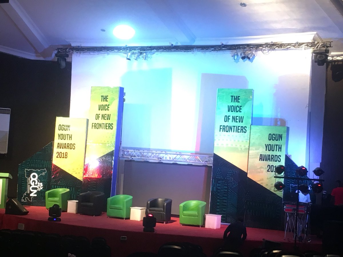 AdeOlaHimself's tweet photo. The stage is set for #OYA2018 #TheVoiceOfNewFrontiers #OgunYouthAward2018 https://t.co/WaOpG0X2CM