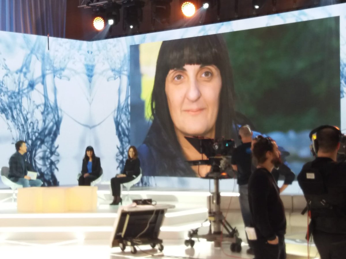 Mutua_Terrassa's tweet photo. La Dra. Noèlia Pérez i la Sandra en directe a #LaMaratóTV3 #HoVisc #orgullMutua https://t.co/JgnIjZvIDw