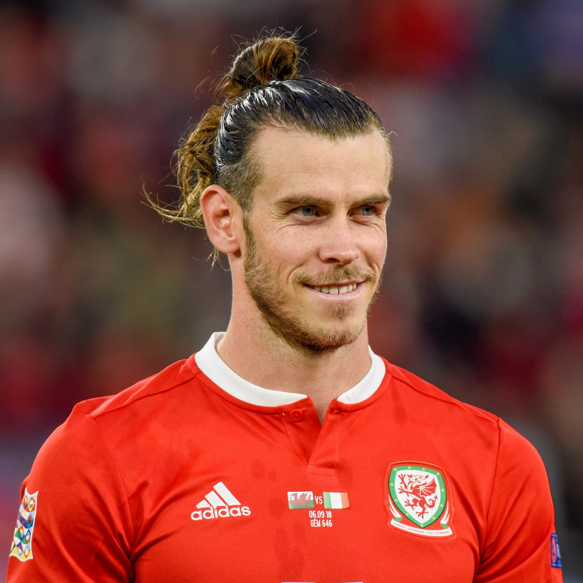 IntWales's tweet image. Subscribing for 2019? Get it done by midnight today and you'll be entered in our FREE Subscriber only draw for this #GarethBale print by our friends @InfluentialPic. The winner'll receive it before Xmas. Subscribe online here: international.wales/fanzines/2019-… #Cymru