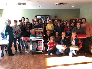senorabcc's tweet photo. Delivering our Christmas gifts 🎄🎁 to the residents at our local nursing home last Wednesday! Merry Christmas to all! https://t.co/5mAcTiwzvS