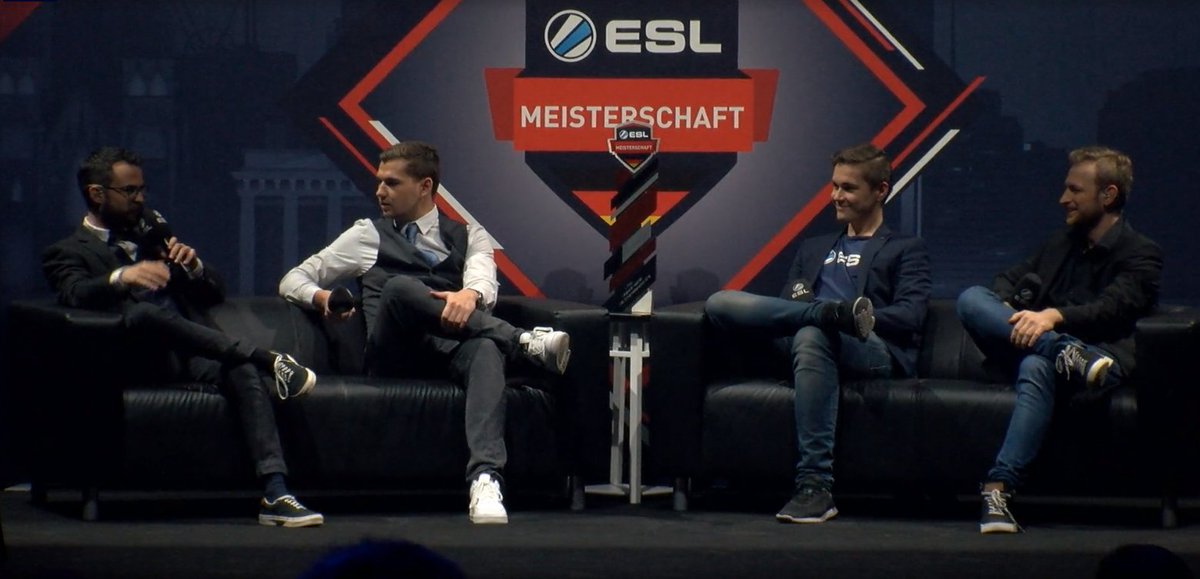RiriSchroeder's tweet photo. Die Synergie ist auf jedenfall da @ESLGermany
#League_Of_Legends #ESLMeisterschaft #Oldenburg #SummonersInn #esl_summonersinn #Sonntagsprogramm https://t.co/AjylMisgyX