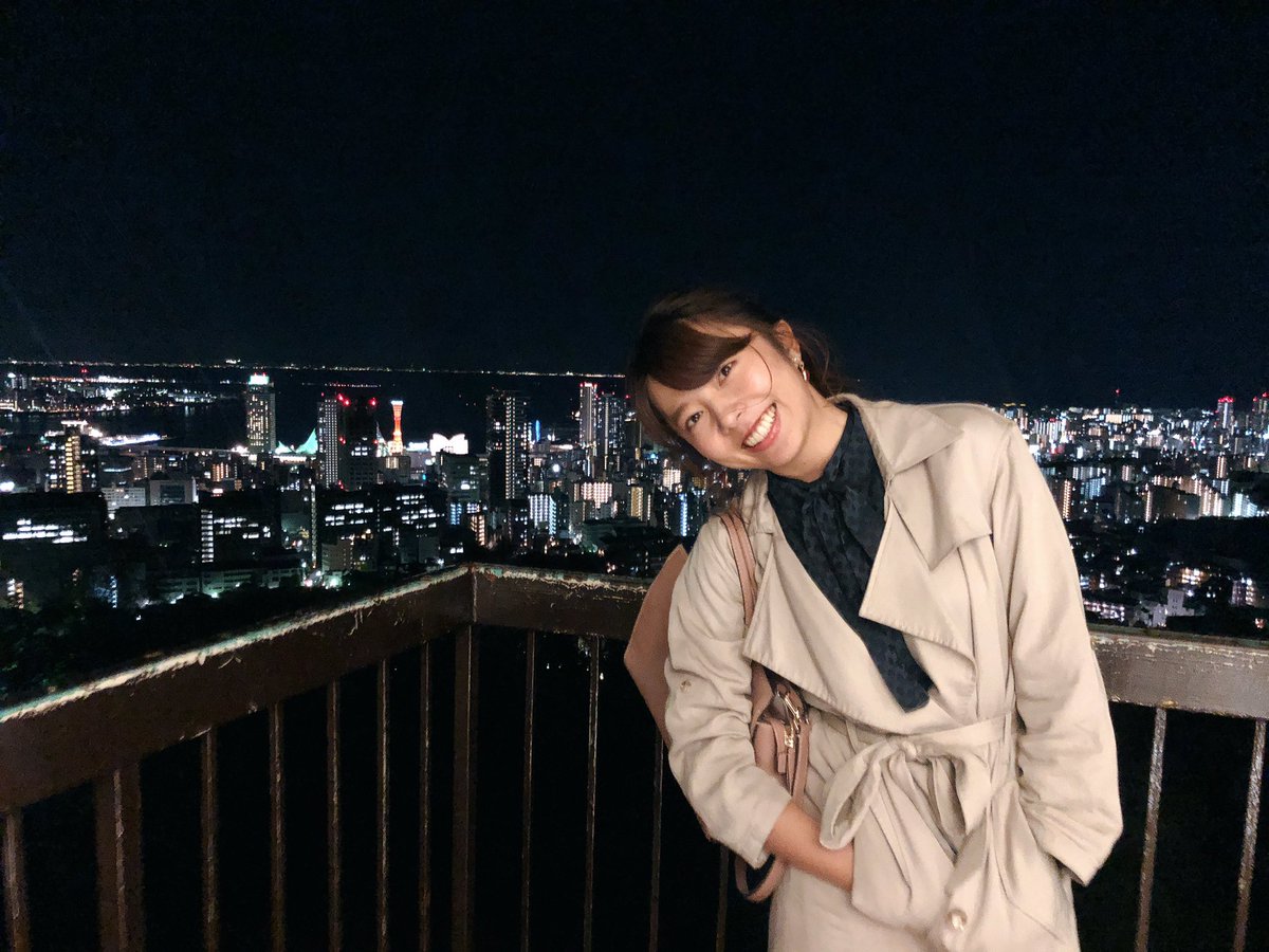 本日、25歳になりました。
15歳からの毎日はあっという間で、笑って泣いて悔やんで、そしてまた笑って。今もそれは変わらず。

いくつになっても止まることなく、色んなことを吸収し成長し続けていきたいです。

神戸の夜景と同じくらい輝く25歳に🌟
今までもこれからもありがとう！
#kobe #神戸