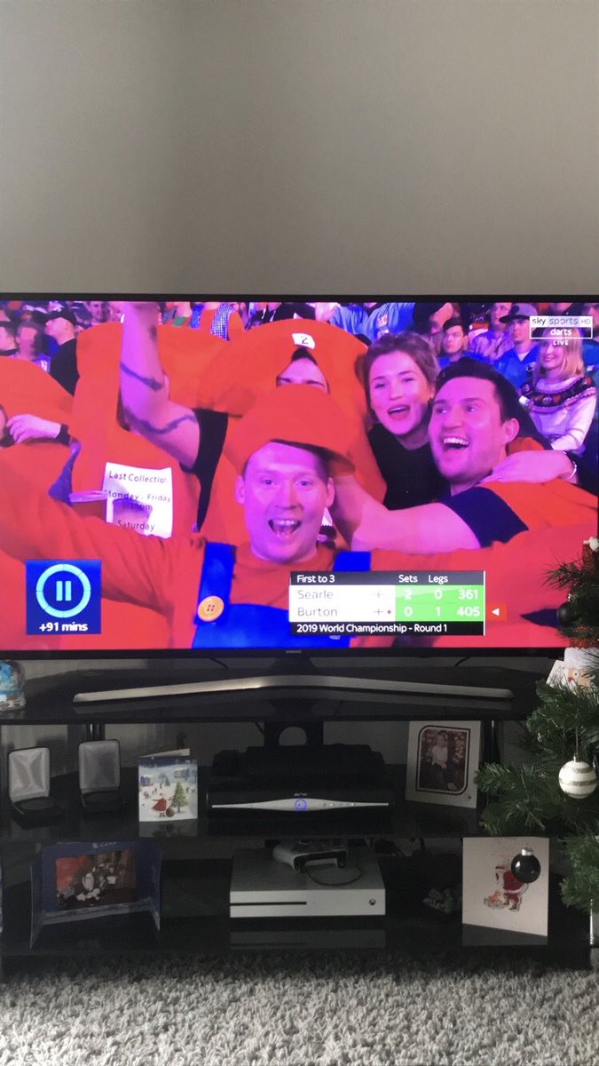 Eye United’s legendary forward <a href="/samduffy37/">Sam Duffy</a> giving it large at the darts last night dressed as Super Mario😂😂😂