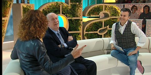 la_marato's tweet photo. ▶ L'economista Josep Maria Gay de Liébana té un càncer al ronyó amb metàstasi al cos. Assegura que se sent optimista i entusiasta amb la vida #LaMaratóTV3 #HoVisc https://t.co/13Ad2rZu77 https://t.co/thIM4SIFUc